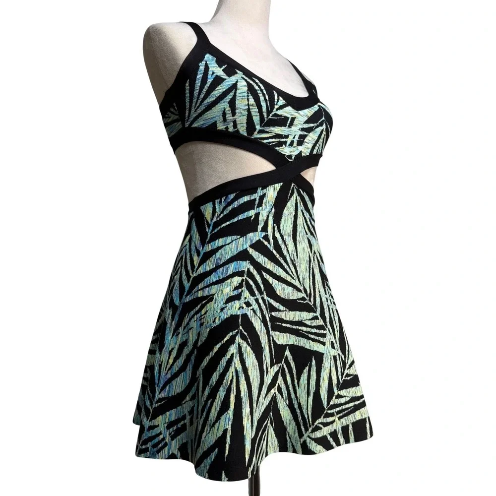 BCBGMAXAZRIA Cutout Mini Dress XS Tropical Palm Print Resortwear‎ Summer Party